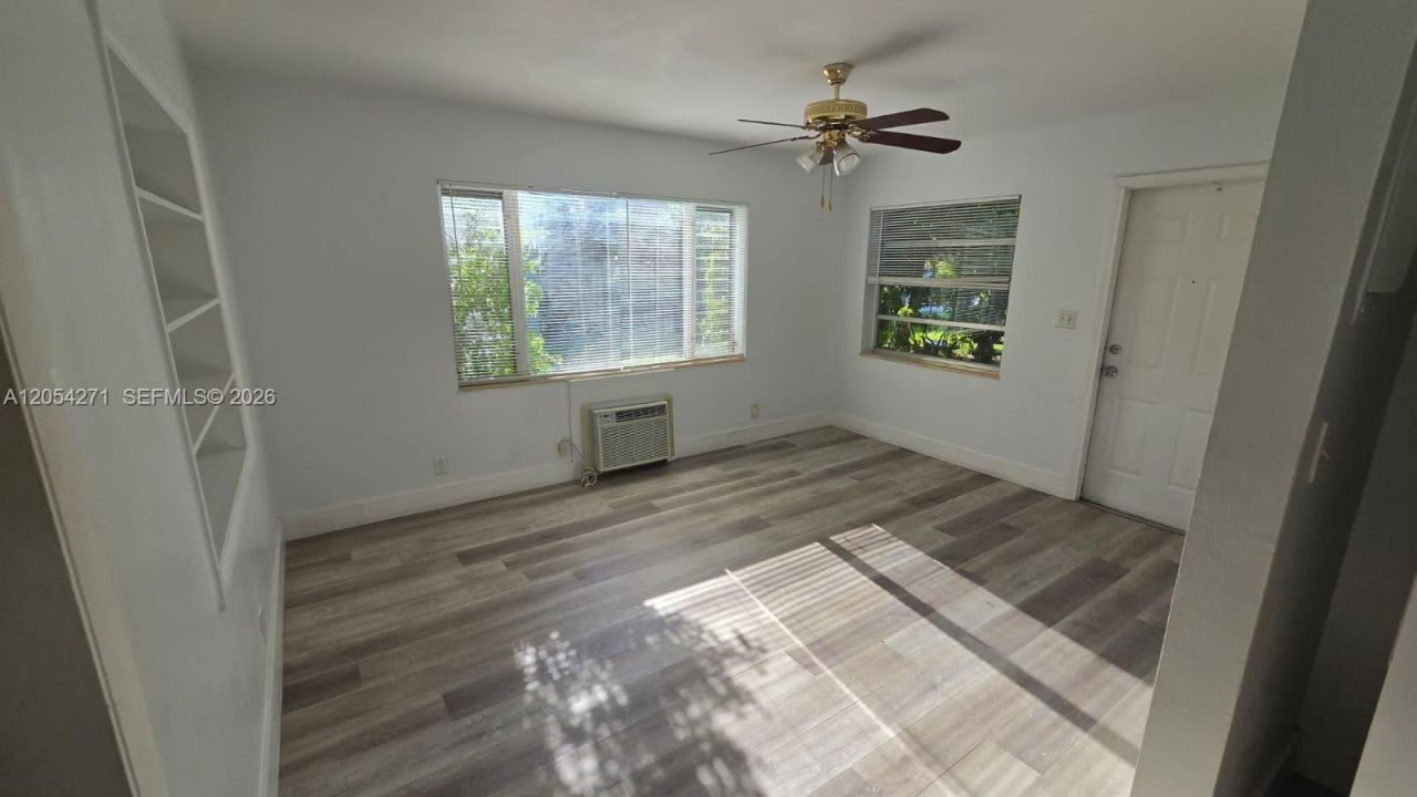 808 NE 10th St, Unit 3, Hallandale Beach, FL 33009 Photo