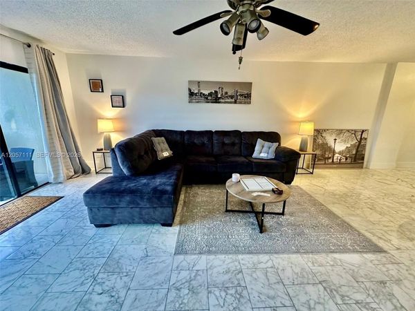 800 NE 195th St , Unit 314, Miami, FL 33179