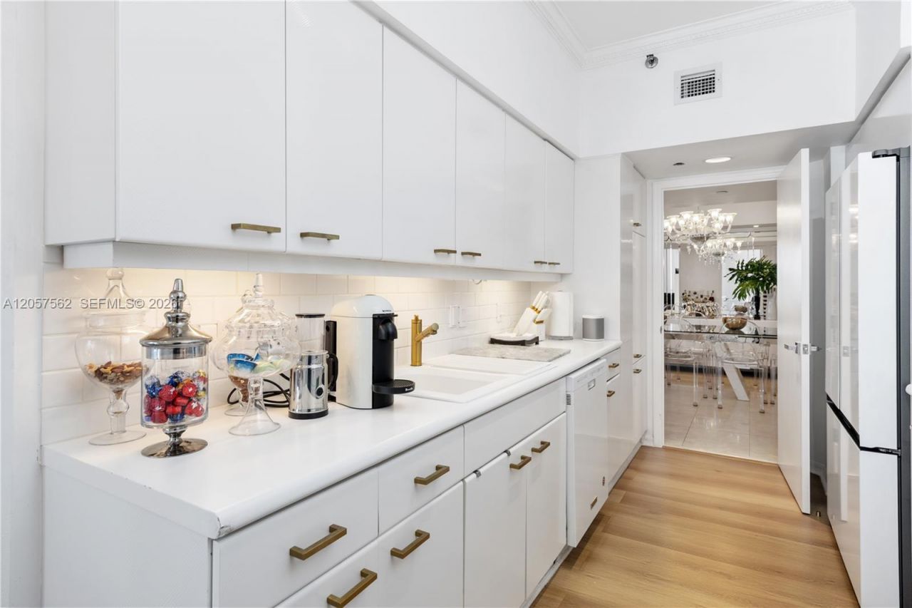 16445 Collins Ave, Unit OS25, Sunny Isles Beach, FL 33160 Photo