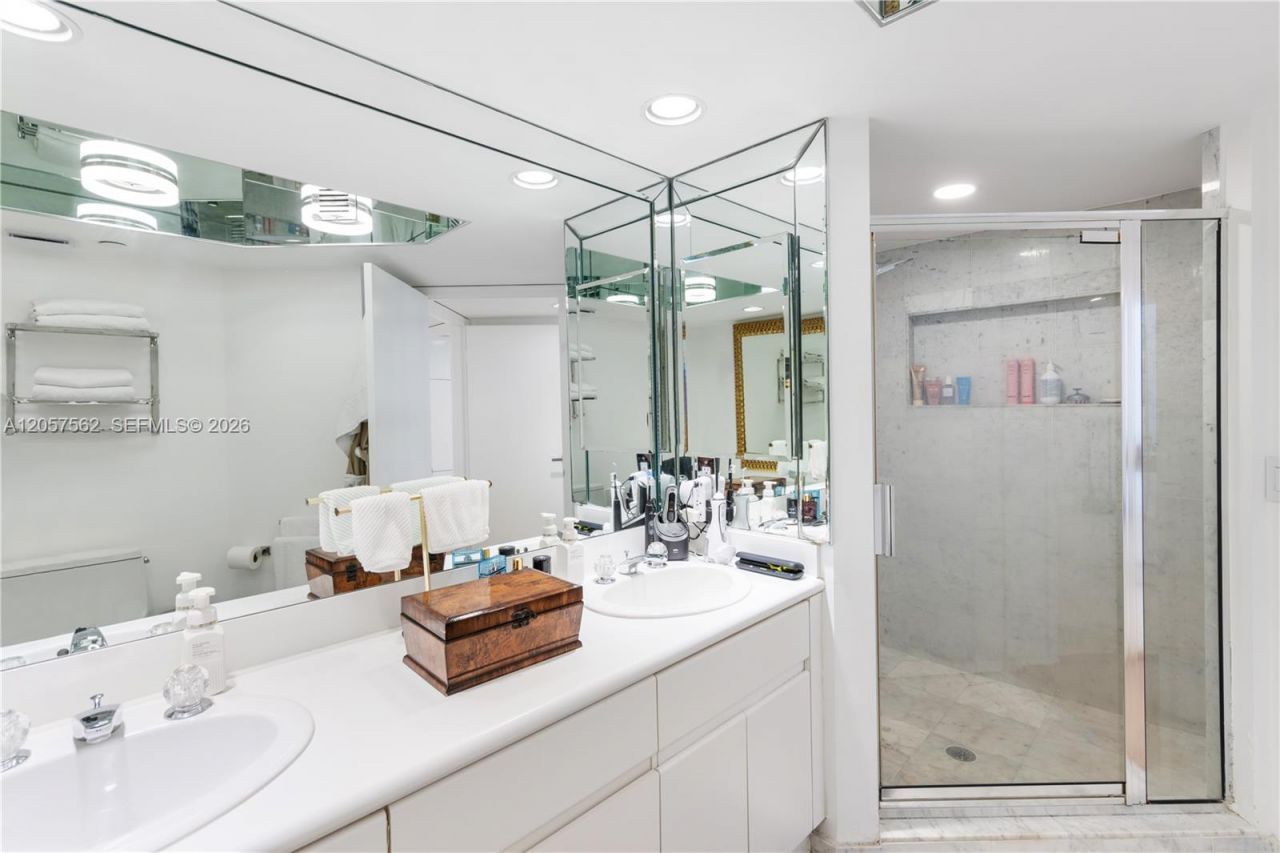 16445 Collins Ave, Unit OS25, Sunny Isles Beach, FL 33160 Photo
