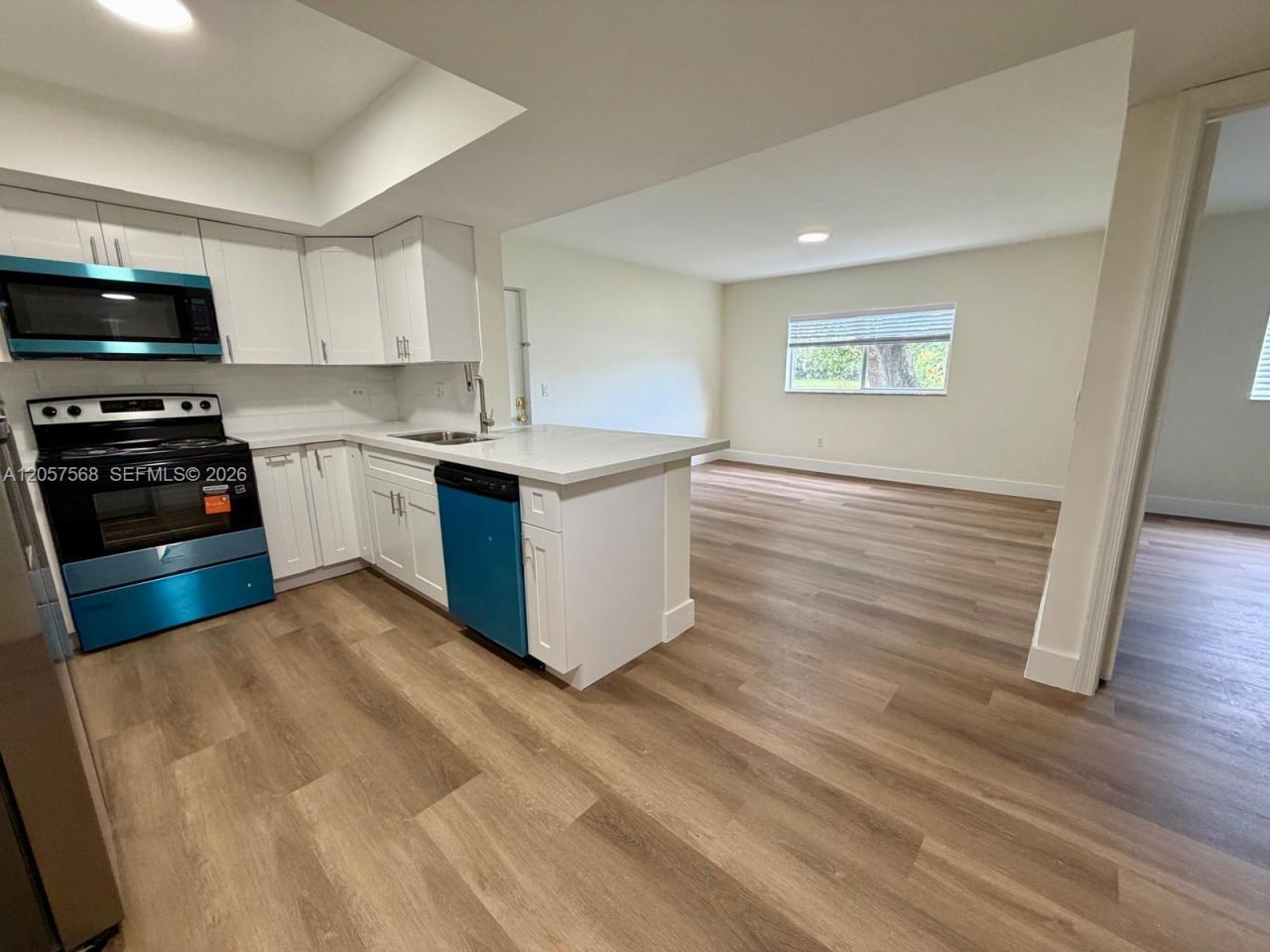 3690 N 56th Ave , Unit 906, Hollywood, FL 33021 Photo