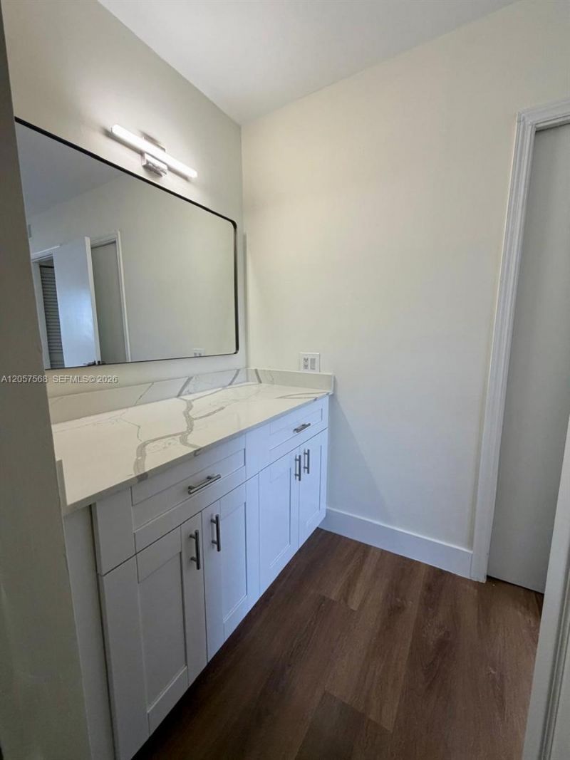 3690 N 56th Ave , Unit 906, Hollywood, FL 33021 Photo
