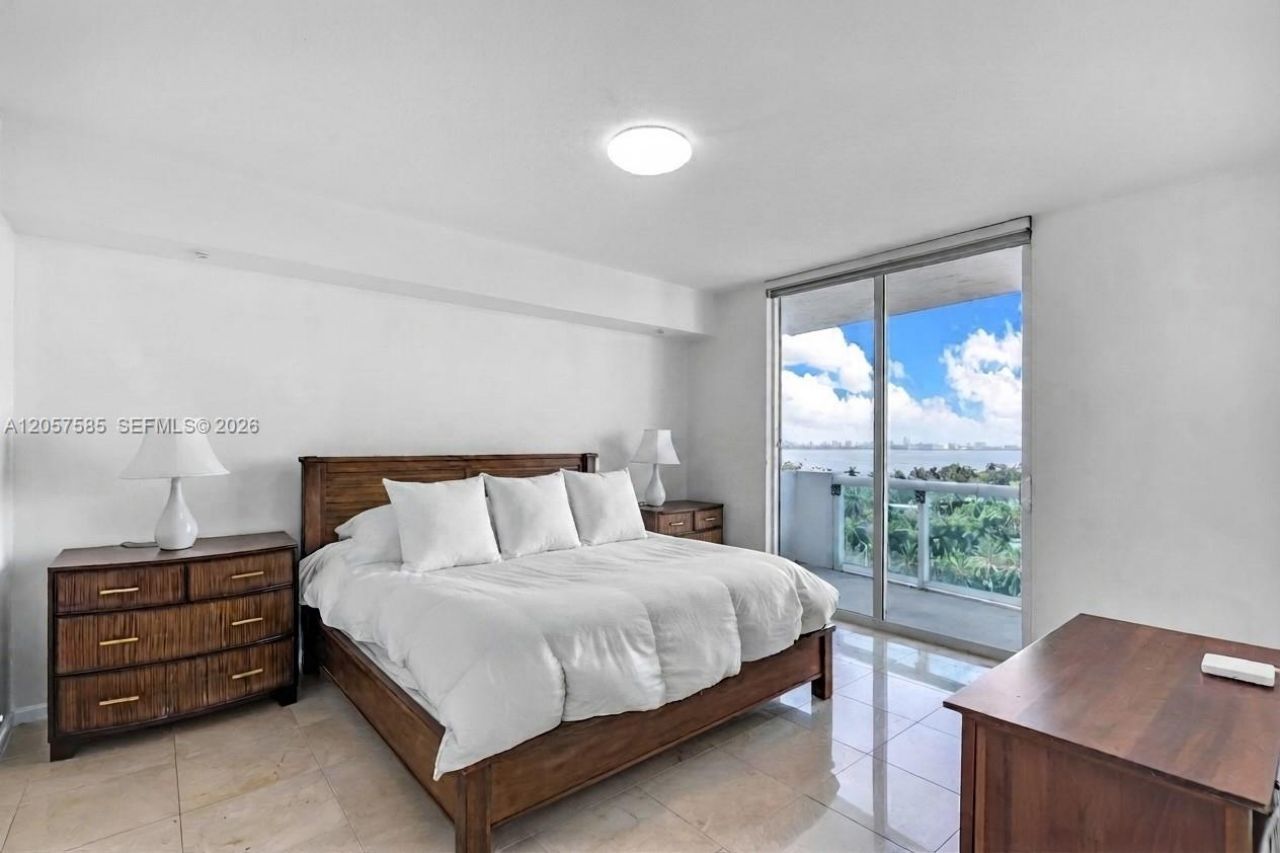 7900 Harbor Island Dr, Unit 1126, North Bay Village, FL 33141 Photo