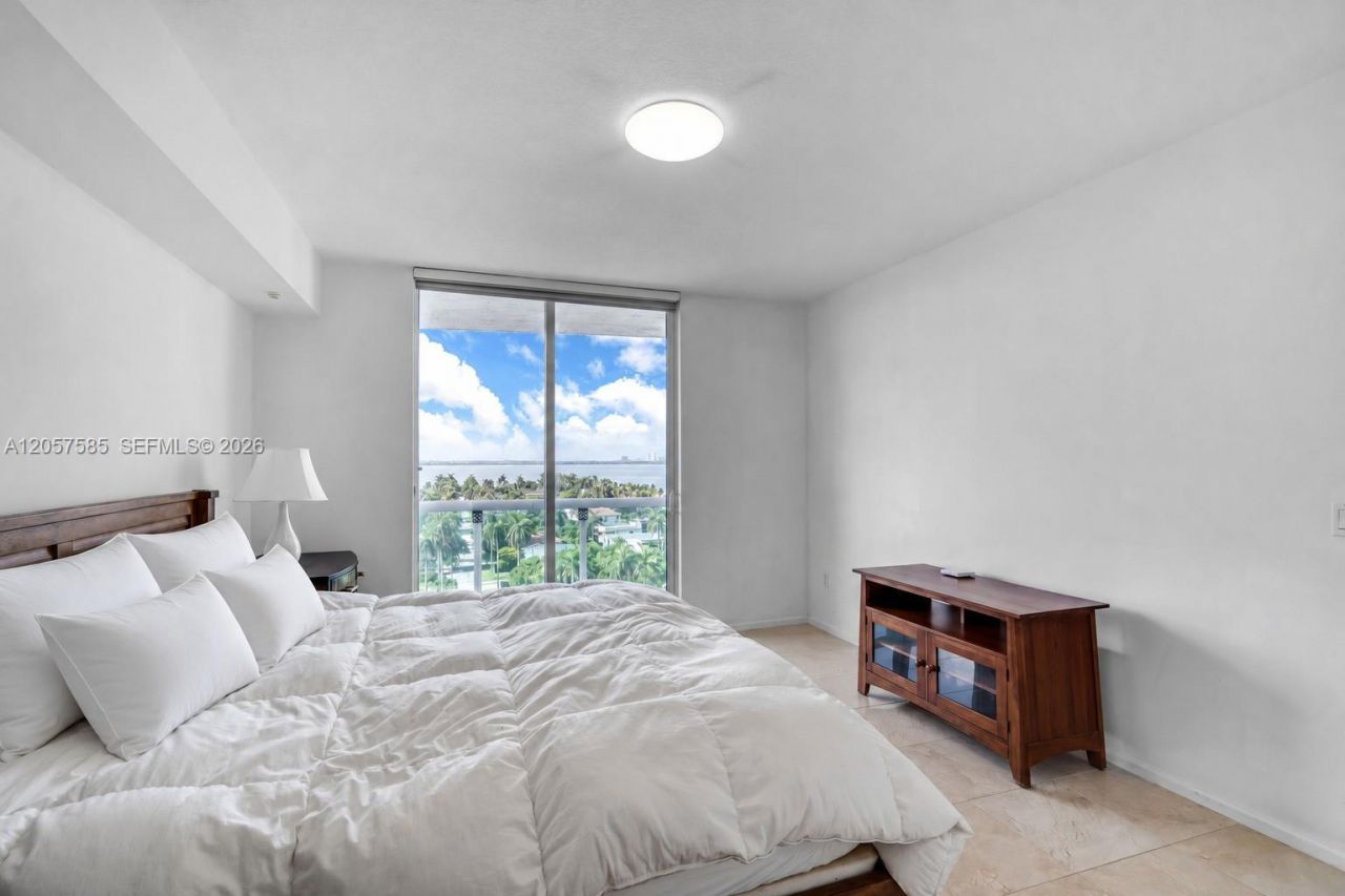 7900 Harbor Island Dr, Unit 1126, North Bay Village, FL 33141 Photo