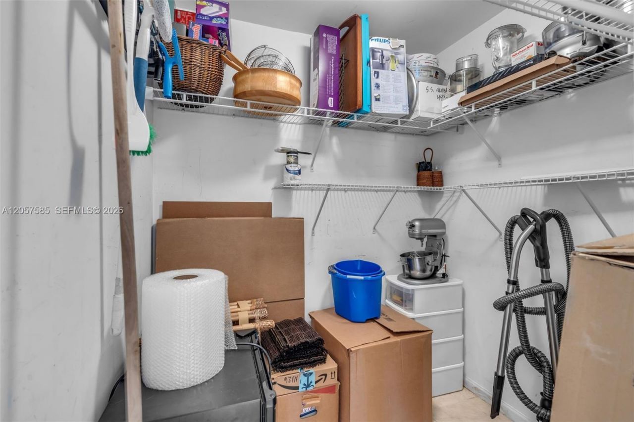 7900 Harbor Island Dr, Unit 1126, North Bay Village, FL 33141 Photo