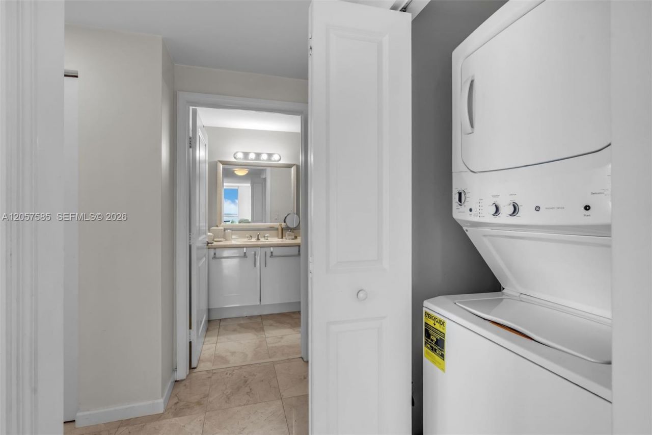 7900 Harbor Island Dr, Unit 1126, North Bay Village, FL 33141 Photo