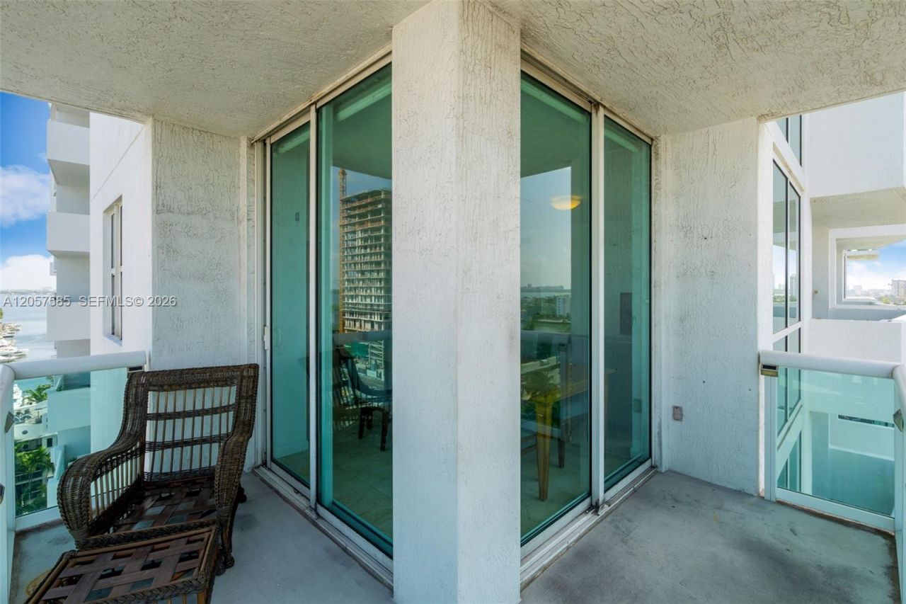 7900 Harbor Island Dr, Unit 1126, North Bay Village, FL 33141 Photo