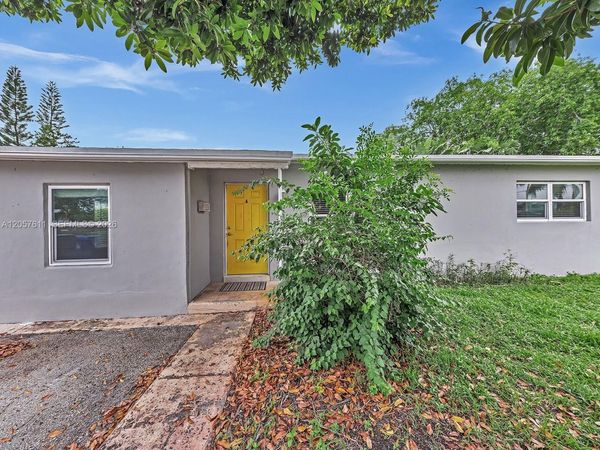 1636 NE 15th Ave , Fort Lauderdale, FL 33305