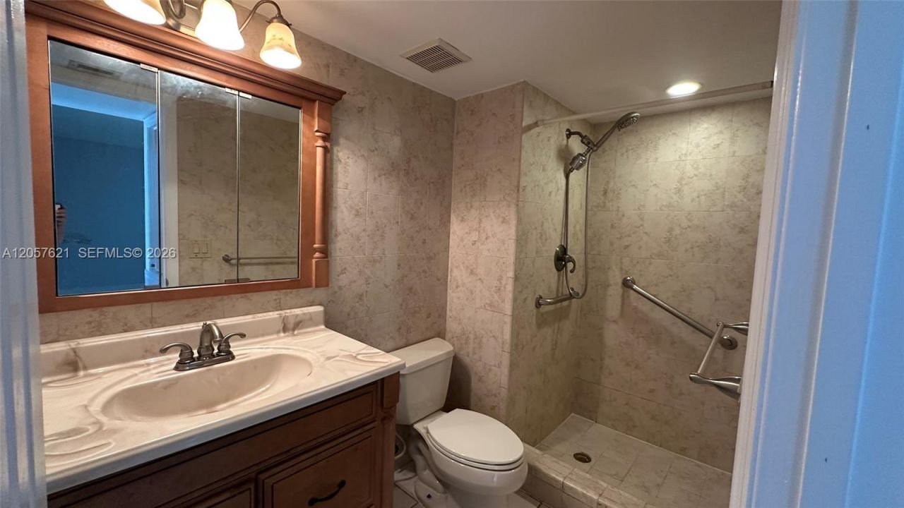 16551 Blatt Blvd , Unit 204, Weston, FL 33326 Photo