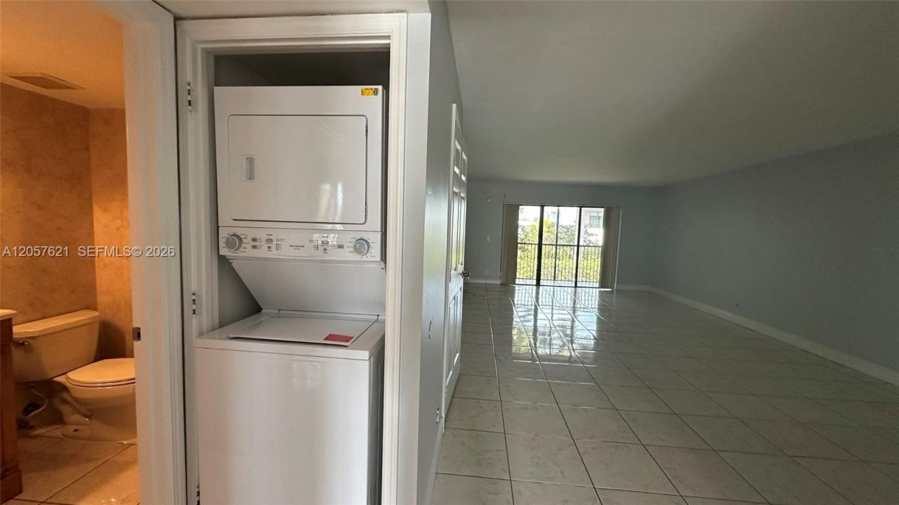 16551 Blatt Blvd , Unit 204, Weston, FL 33326 Photo