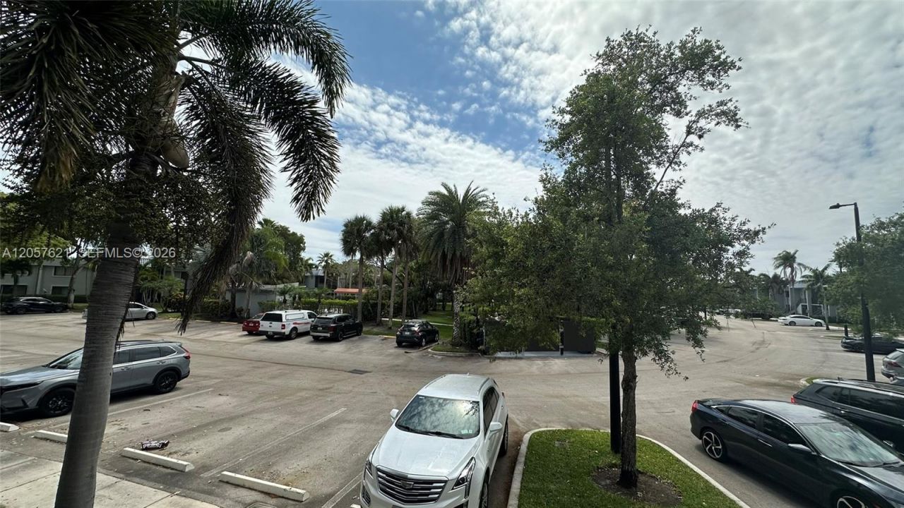 16551 Blatt Blvd , Unit 204, Weston, FL 33326 Photo