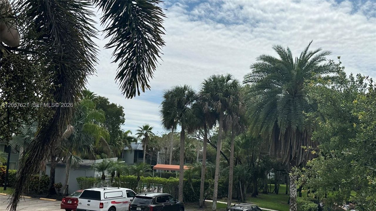 16551 Blatt Blvd , Unit 204, Weston, FL 33326 Photo