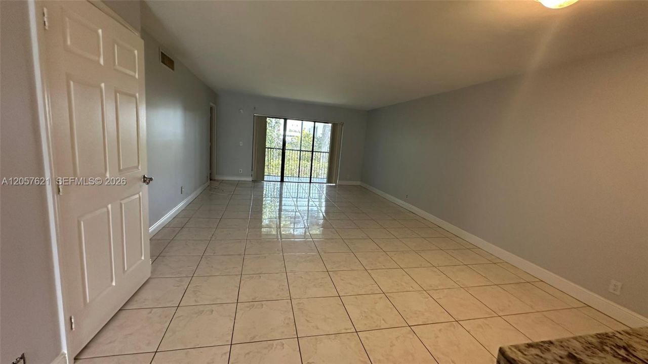 16551 Blatt Blvd , Unit 204, Weston, FL 33326 Photo