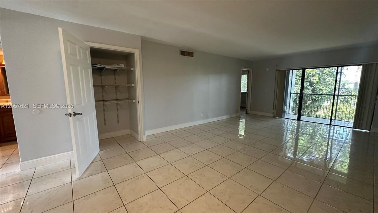 16551 Blatt Blvd , Unit 204, Weston, FL 33326 Photo