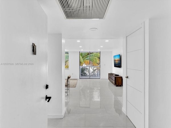 10000 W Bay Harbor Dr , Unit 201, Bay Harbor Islands, FL 33154