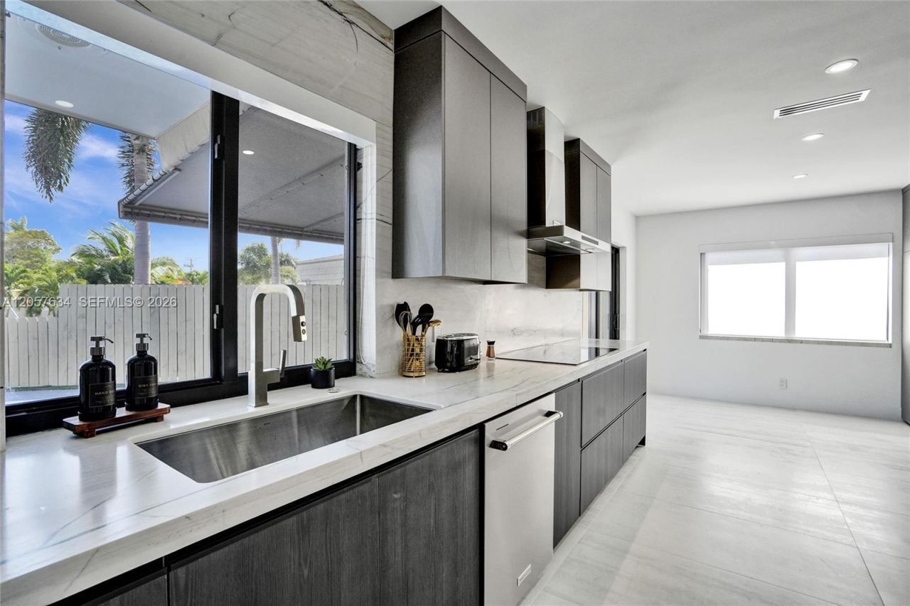3010 NE 46th St , Fort Lauderdale, FL 33308 Photo