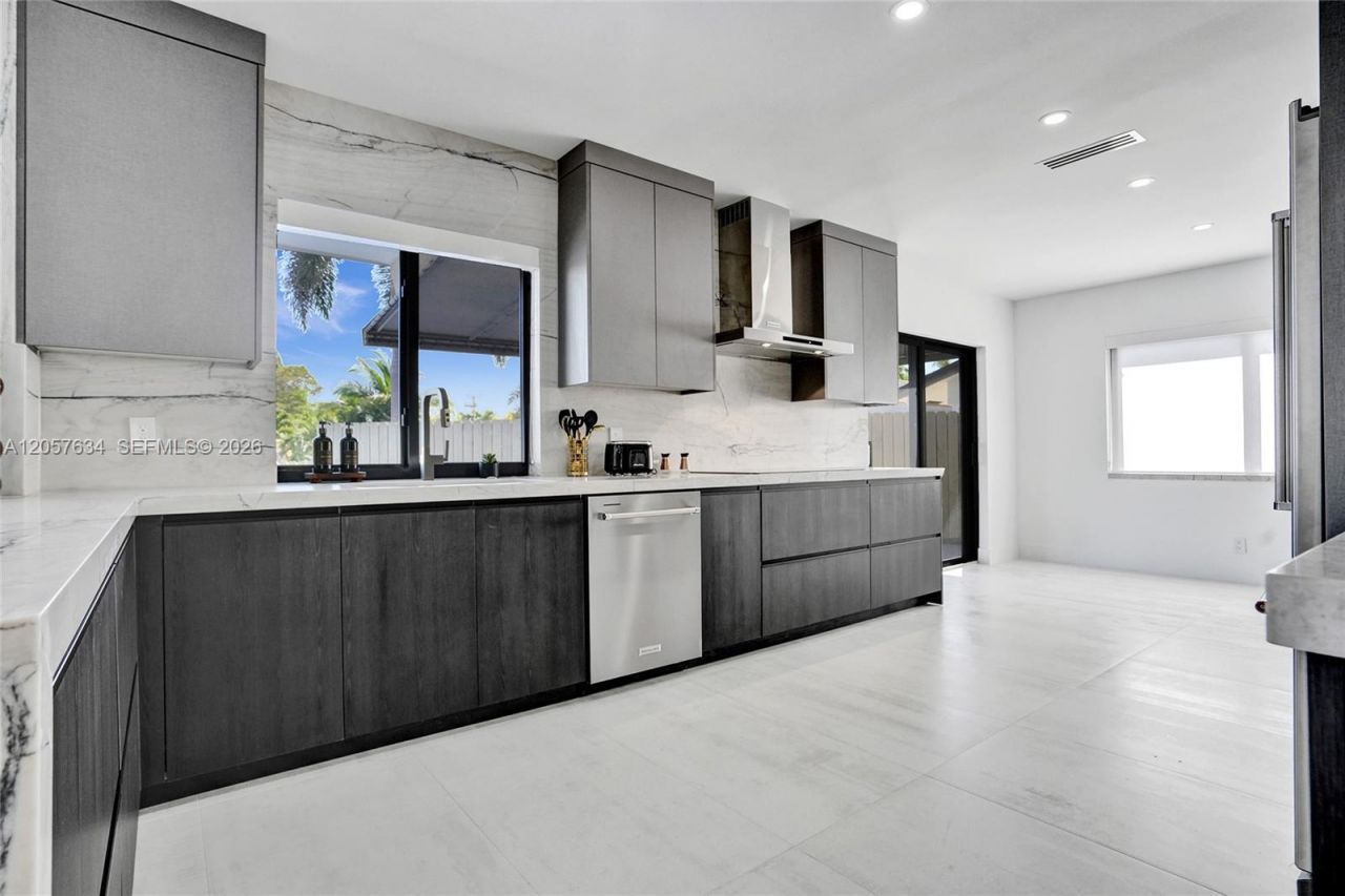 3010 NE 46th St , Fort Lauderdale, FL 33308 Photo
