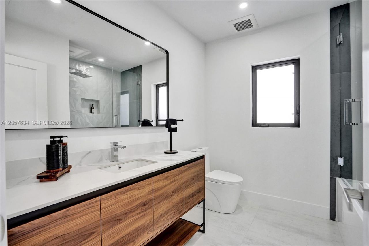3010 NE 46th St , Fort Lauderdale, FL 33308 Photo
