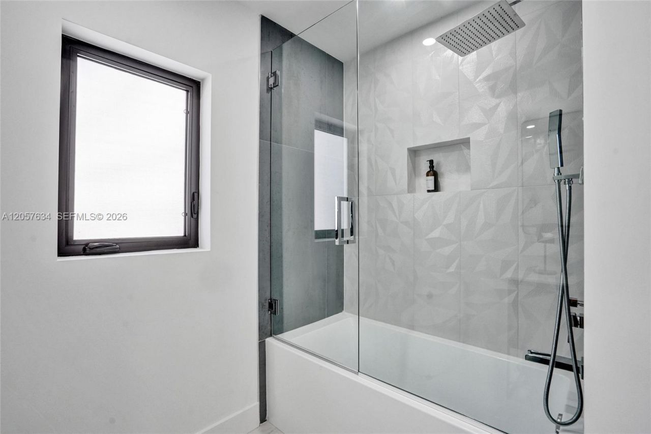 3010 NE 46th St , Fort Lauderdale, FL 33308 Photo