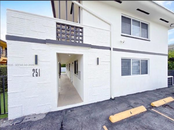 251 NW 57th Ave , Miami, FL 33126