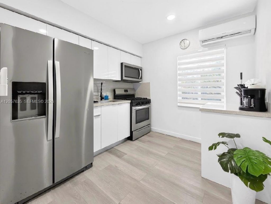 251 NW 57th Ave , Miami, FL 33126 Photo
