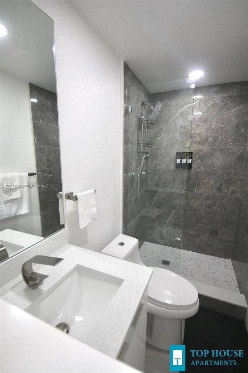 251 NW 57th Ave , Miami, FL 33126 Photo