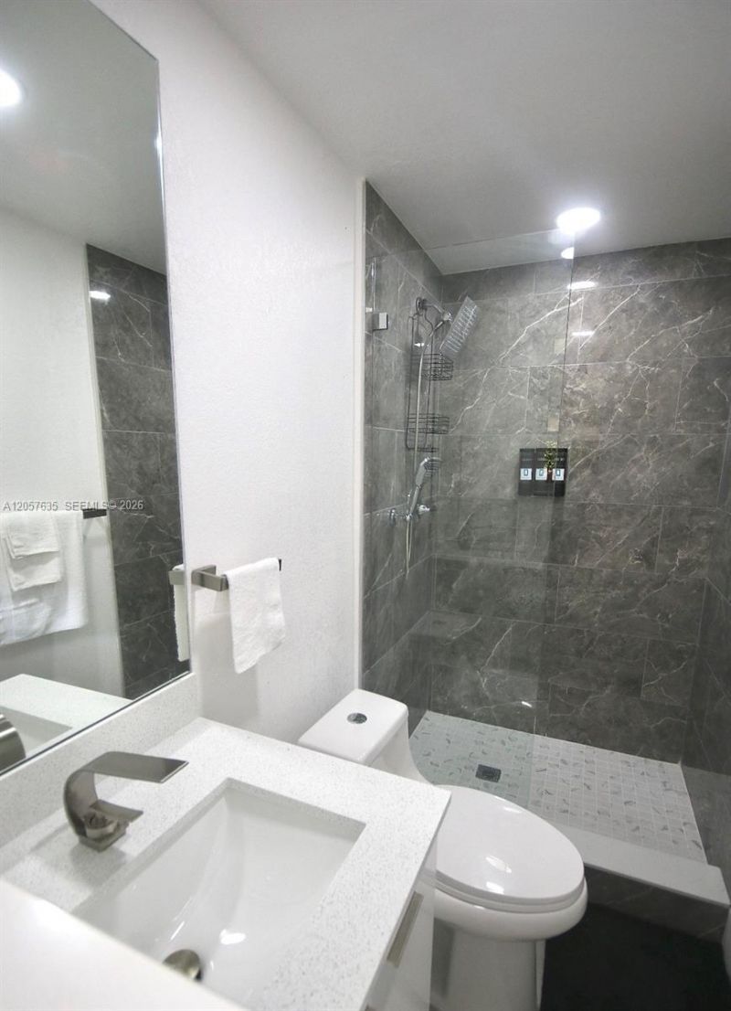 251 NW 57th Ave , Miami, FL 33126 Photo