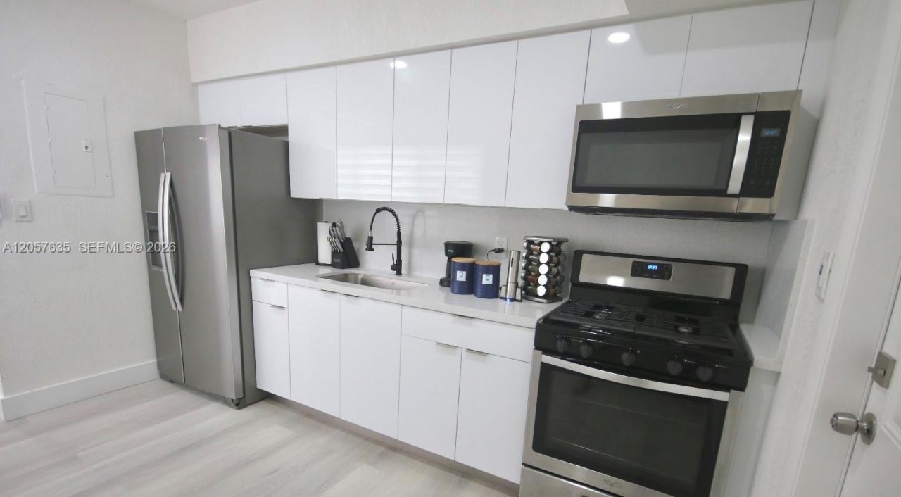 251 NW 57th Ave , Miami, FL 33126 Photo