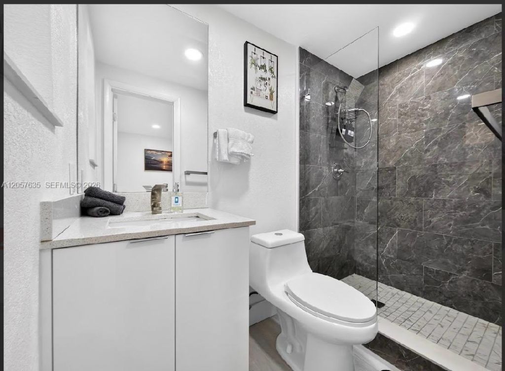 251 NW 57th Ave , Miami, FL 33126 Photo