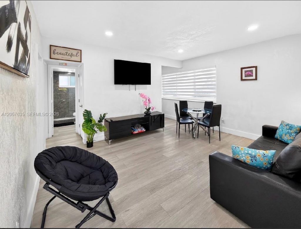 251 NW 57th Ave , Miami, FL 33126 Photo