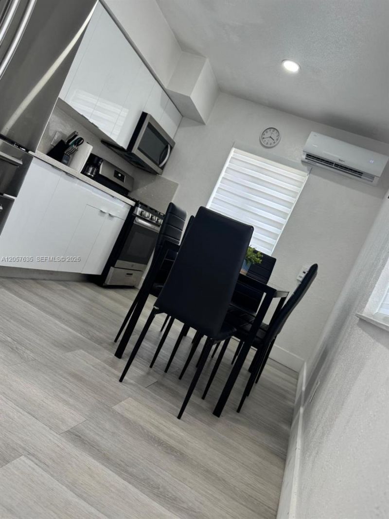 251 NW 57th Ave , Miami, FL 33126 Photo