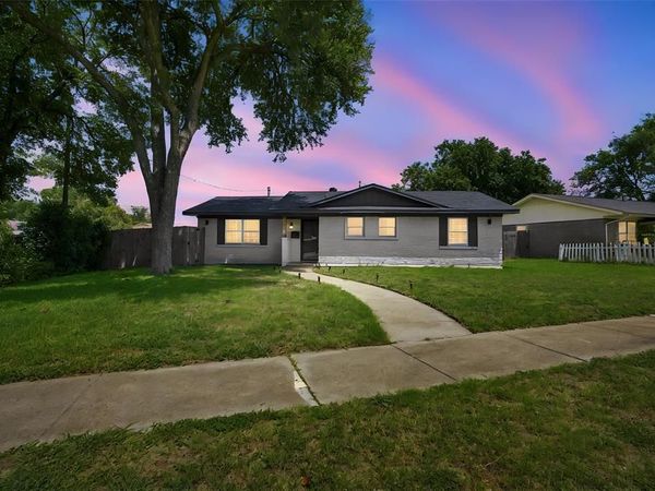 222 Rockaway Drive, Duncanville, TX 75116