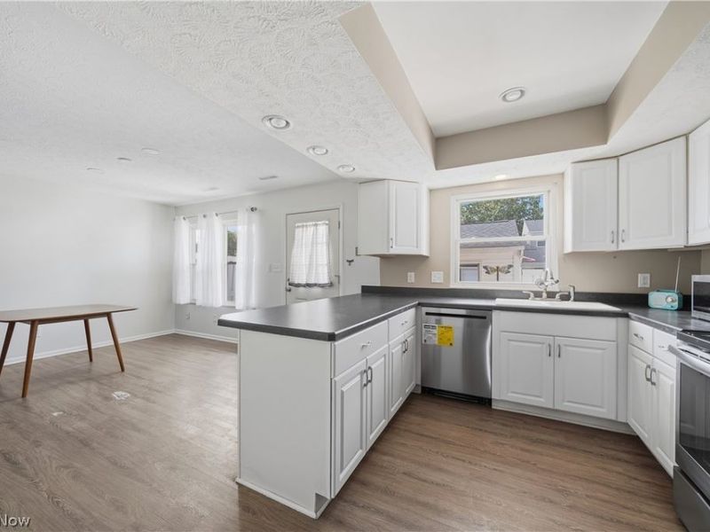 2059 Carlile Drive, Uniontown, OH 44685 Photo 12