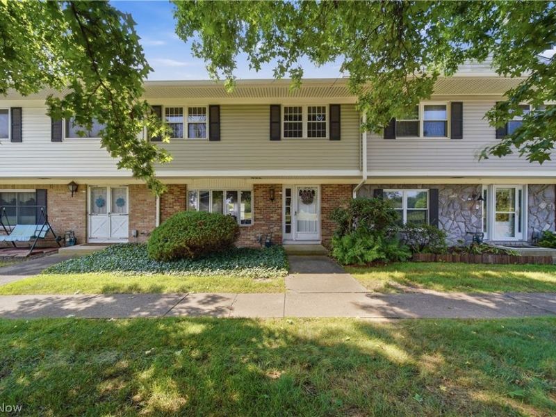 2059 Carlile Drive, Uniontown, OH 44685 Photo 2