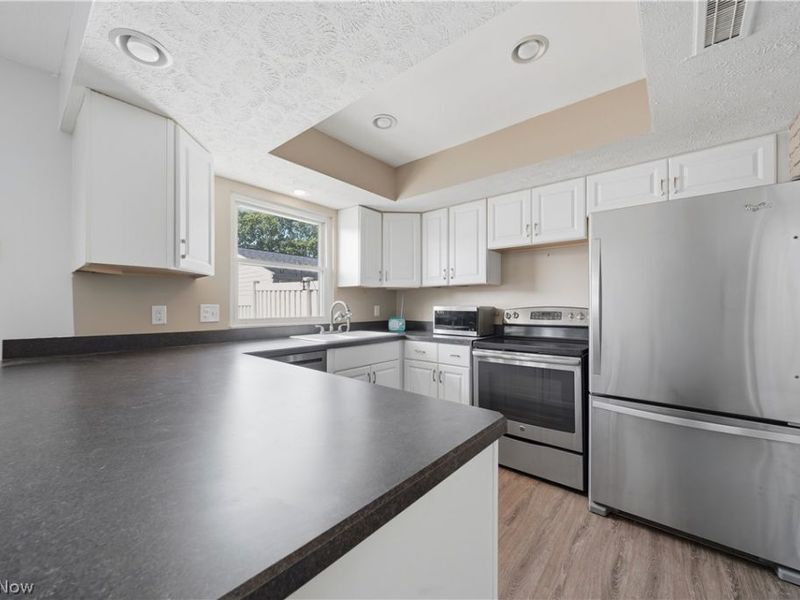 2059 Carlile Drive, Uniontown, OH 44685 Photo 9