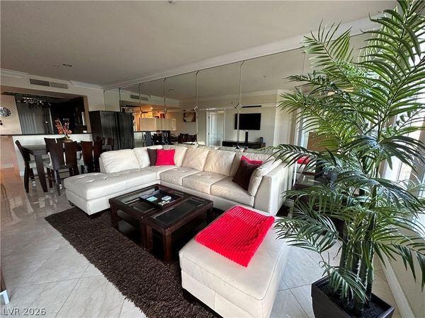 230 E Flamingo Road , Unit 223, Las Vegas, NV 89169