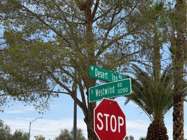 5825 W Desert Inn Road, Las Vegas, NV 89146