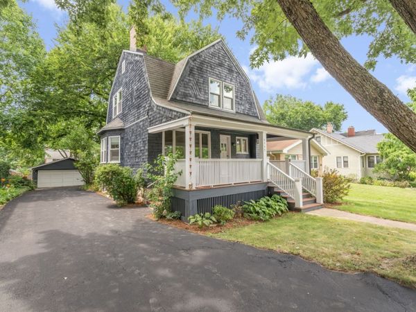 4142 Wolf Road, Western Springs, IL 60558