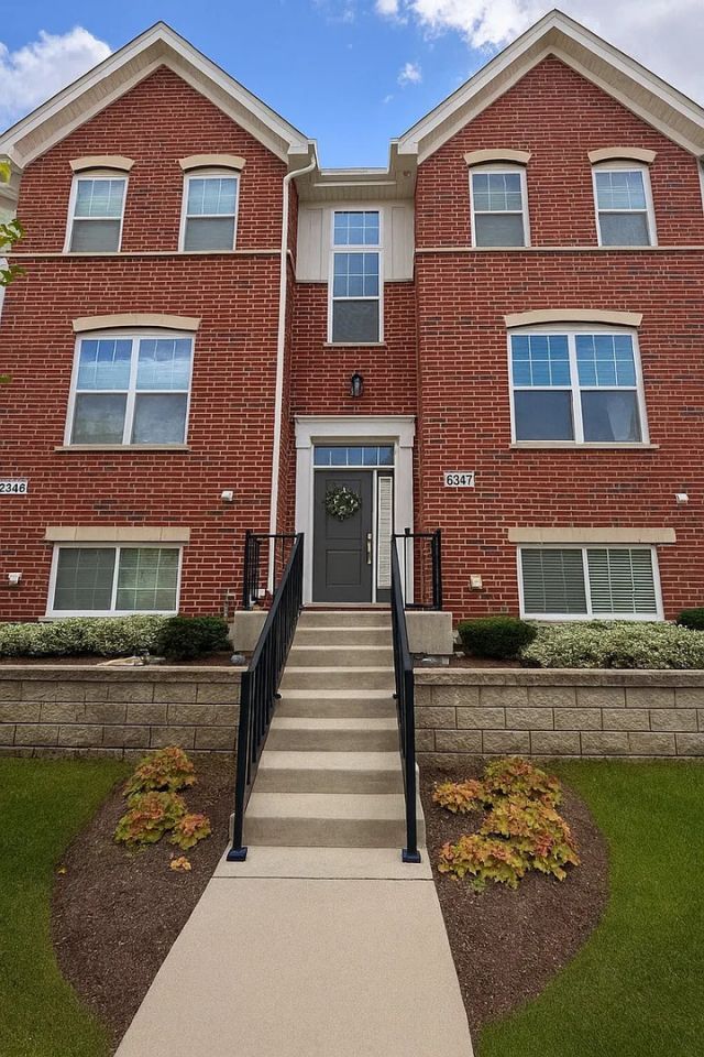 6347 Capulina Avenue , Morton Grove, IL 60053 Main Photo