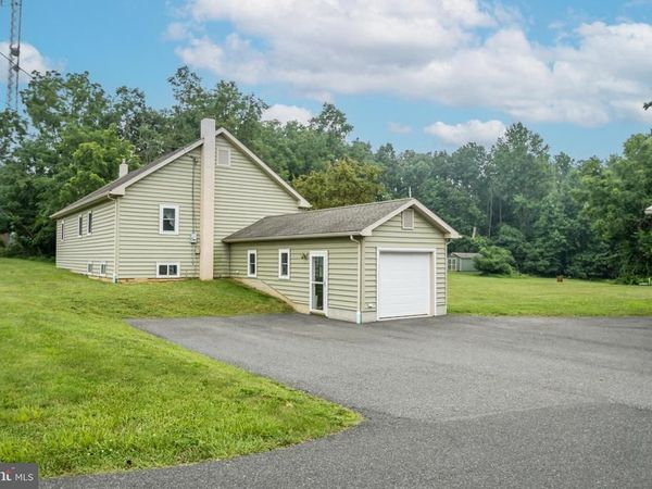 2016 ADAMS ROAD, EAST GREENVILLE, PA 18041