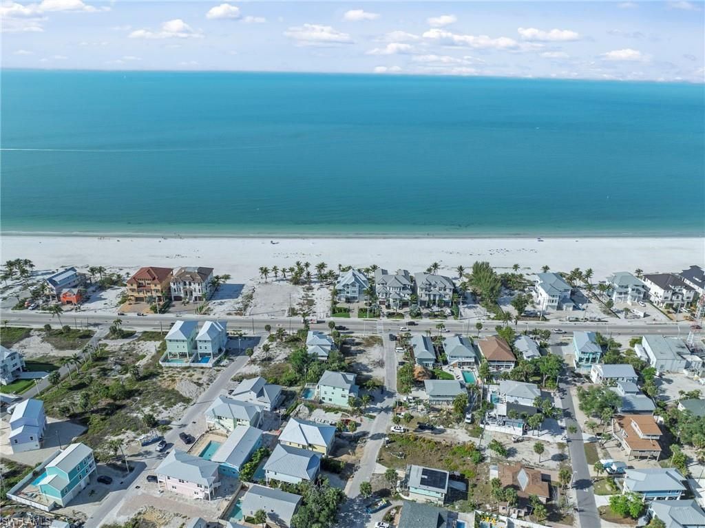100 Washington Ave, Fort Myers Beach, FL 33931 Photo