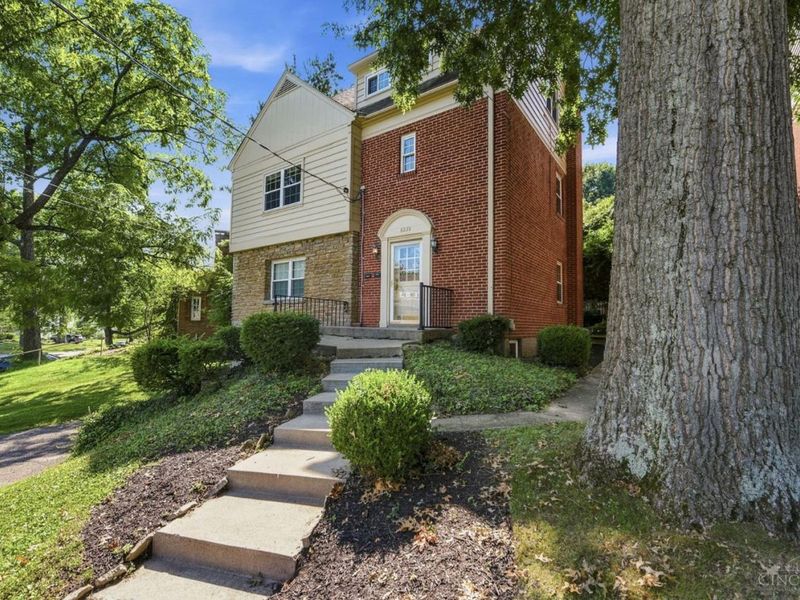 6239 Crestview Place, Cincinnati, OH 45230 Photo 4