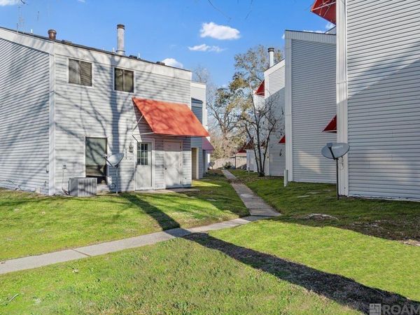 8437 E Cypress Point Ct, Baton Rouge, LA 70809