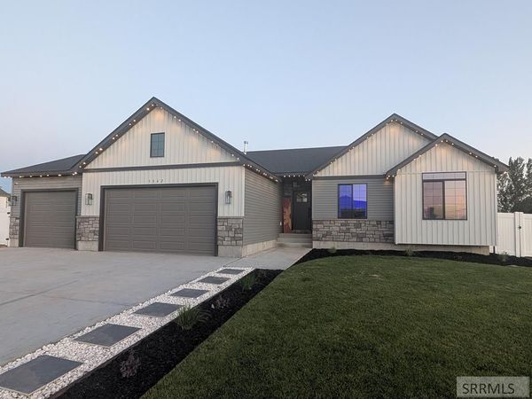 3842 Hidden Valley Drive, AMMON, ID 83406