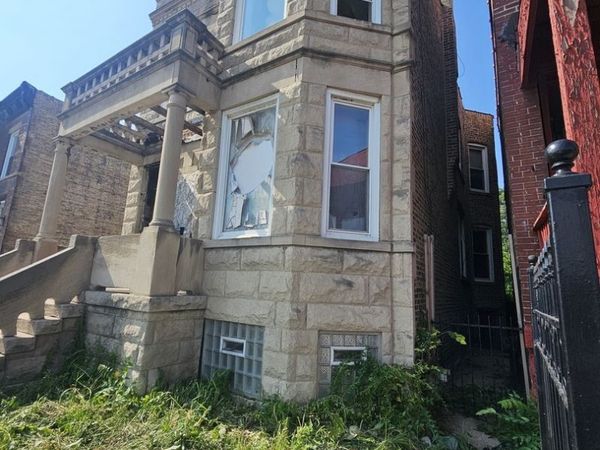 3332 W Congress Parkway , Chicago, IL 60624
