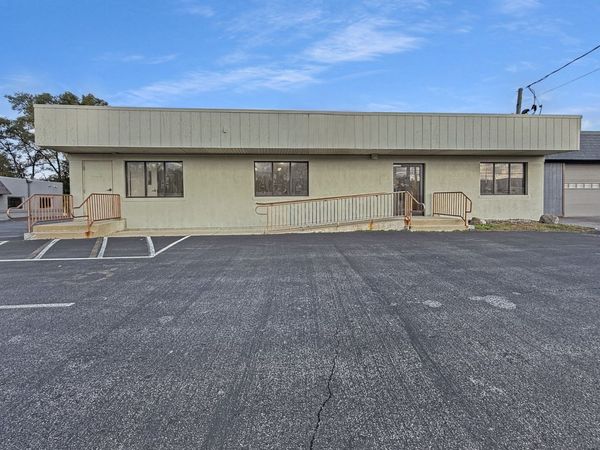 2904 W Il Route 120 , McHenry, IL 60051