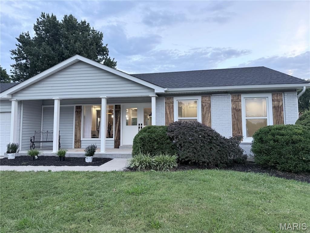 1514 Sycamore Glen Court , Florissant, MO 63031 Main Photo