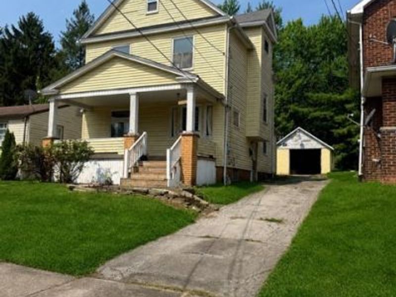 2750 Julian Street, Youngstown, OH 44502 Photo 2