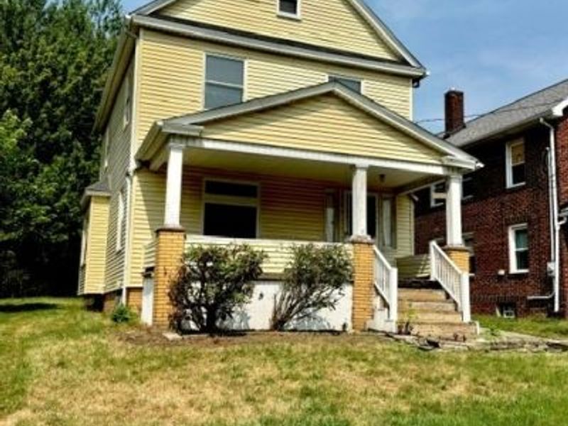 2750 Julian Street, Youngstown, OH 44502 Photo 2
