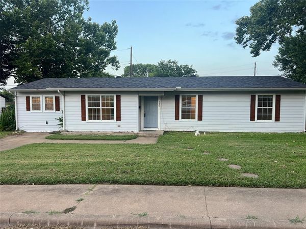 140 Vandenburg Drive , Denison, TX 75020